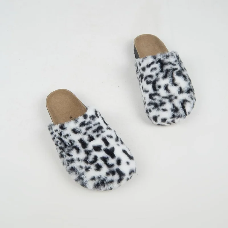 Manijero Manijero Leda Women's Plush Flat White Leopard Slippers