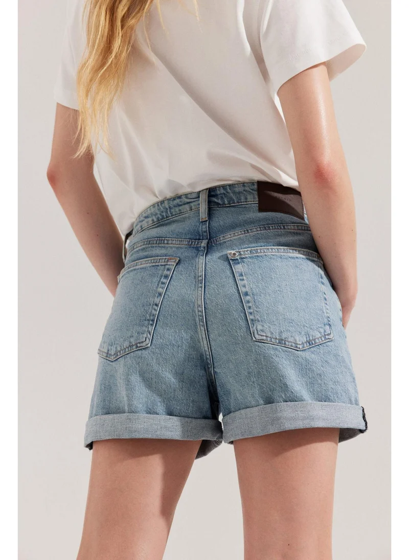 اتش اند ام Ultra High Denim shorts