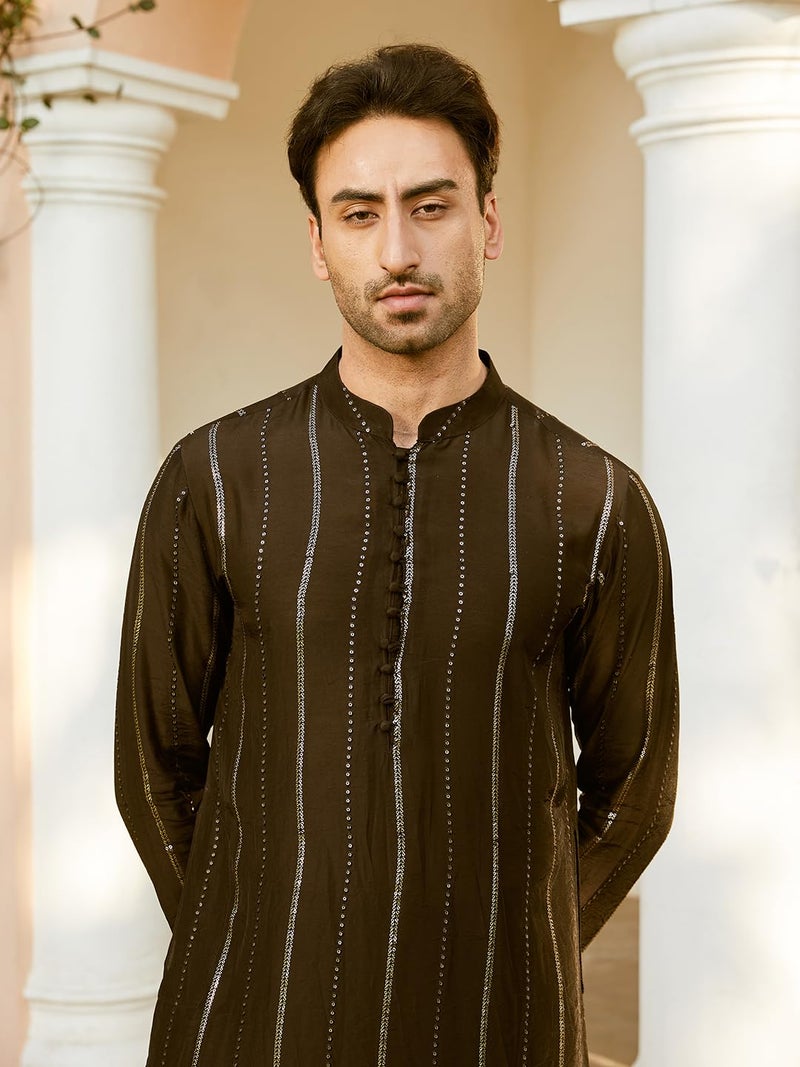 See Designs Men Full Sleeve Black And Gold Chanderi Silk Sequins Mandarin Collar Side Slit Kurta With Pyjama - SDKT243502L - Image 3