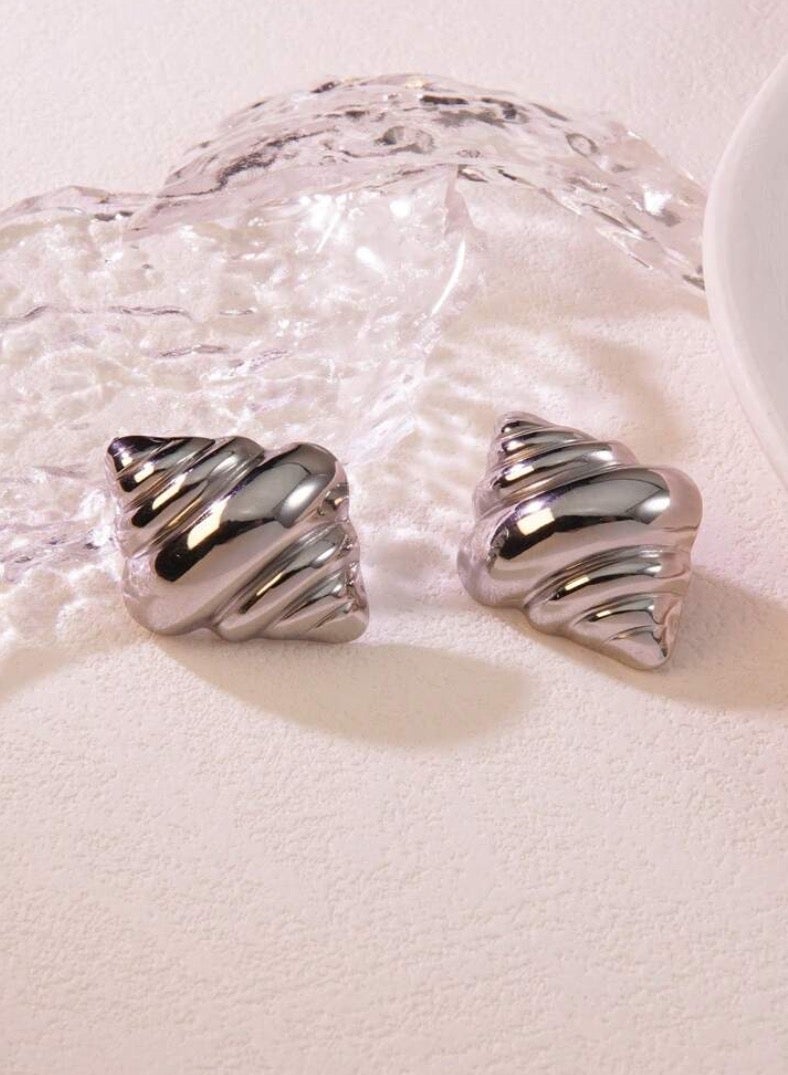 إيكوال حلق اذن نسائي انيق مصنوع من الاستانلس ستيل باللون الفضي - Image 1