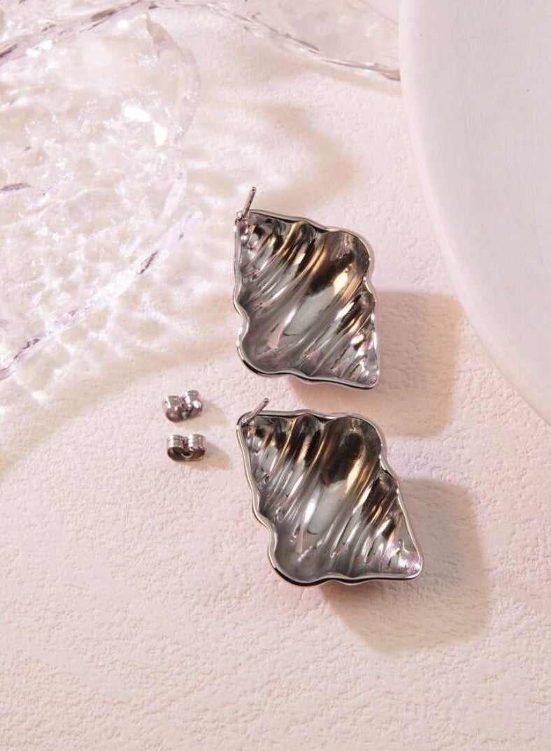 إيكوال حلق اذن نسائي انيق مصنوع من الاستانلس ستيل باللون الفضي - Image 3