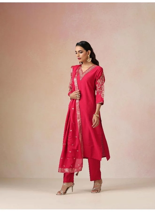 trueBrowns trueBrowns Red Embroidered Straight Kurta Pant Dupatta Set