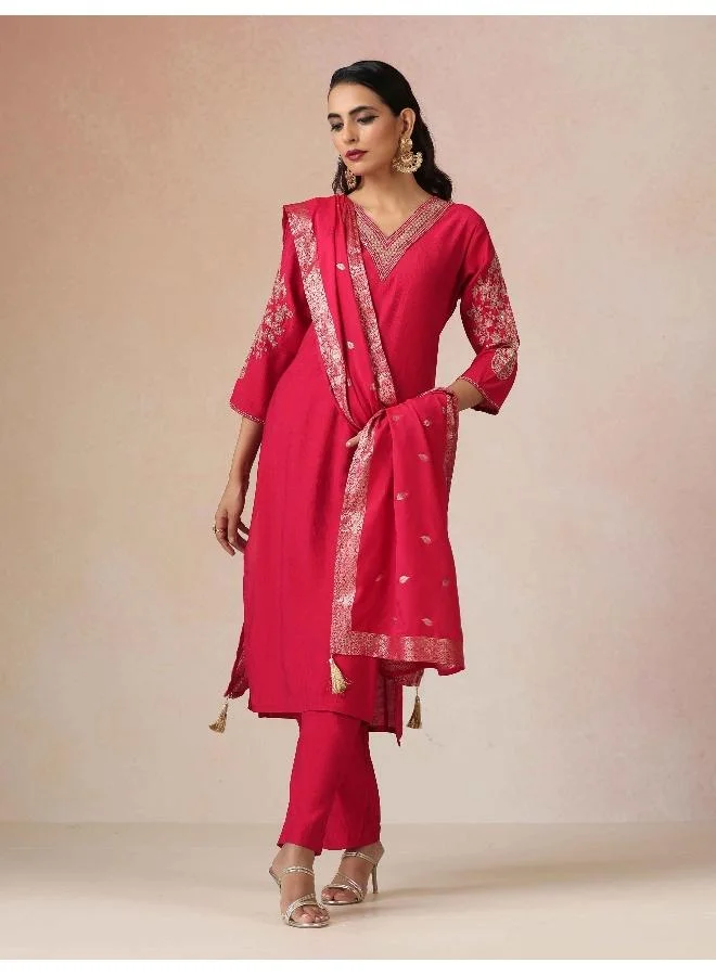 trueBrowns Red Embroidered Straight Kurta Pant Dupatta Set