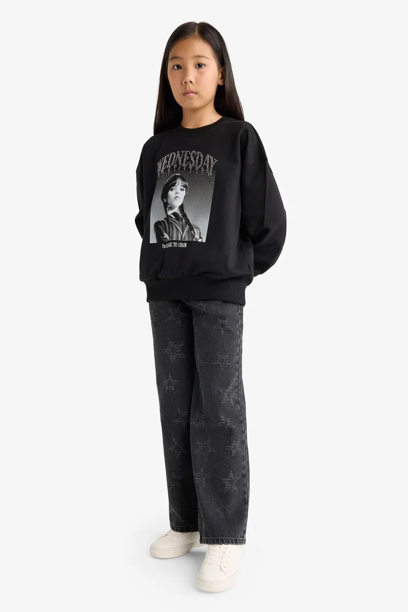 ديفاكتو Girl Wednesday Oversize Crew Neck Sweatshirt