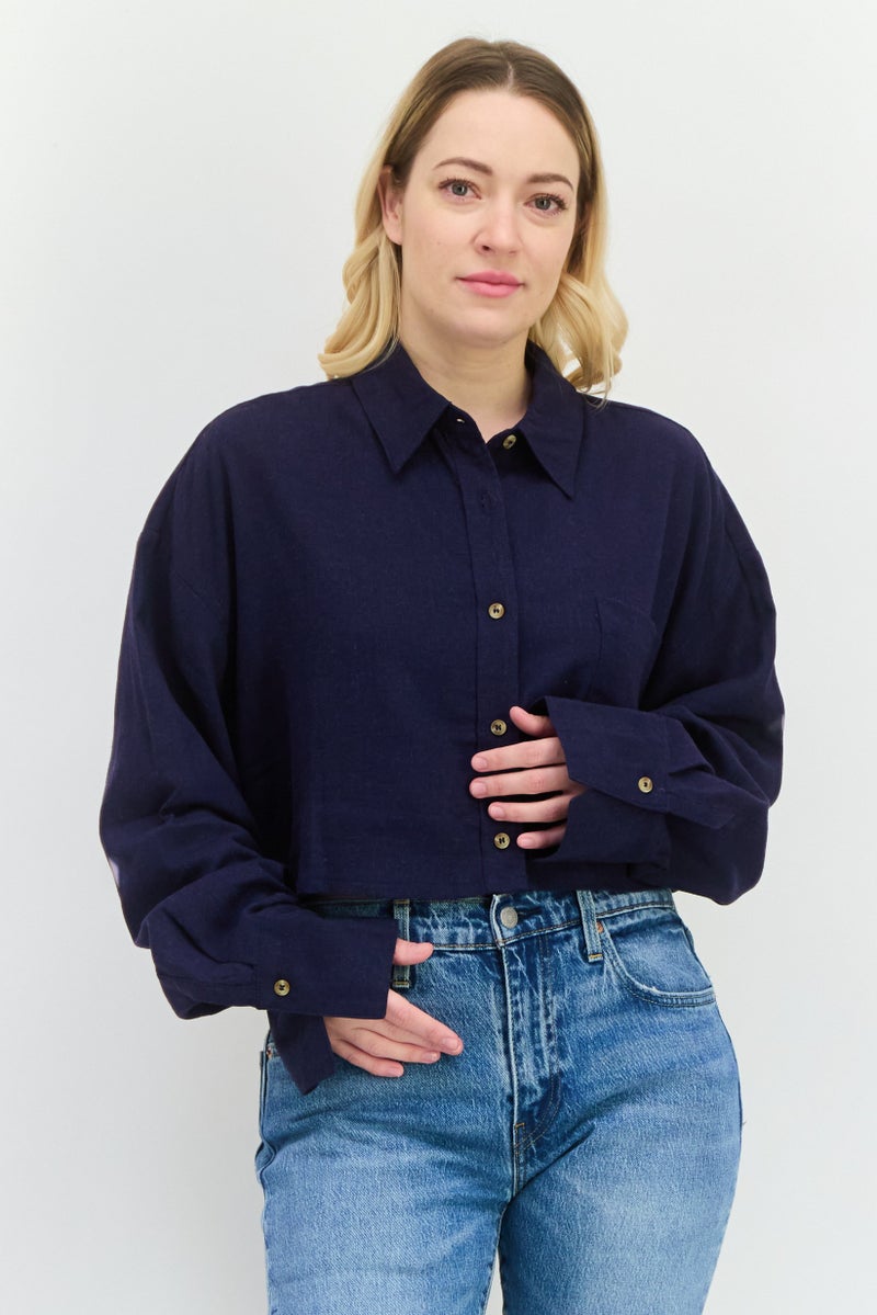 NIA قميص نسائي بأكمام طويلة وياقة منتشرة، أزرق داكن - Image 1