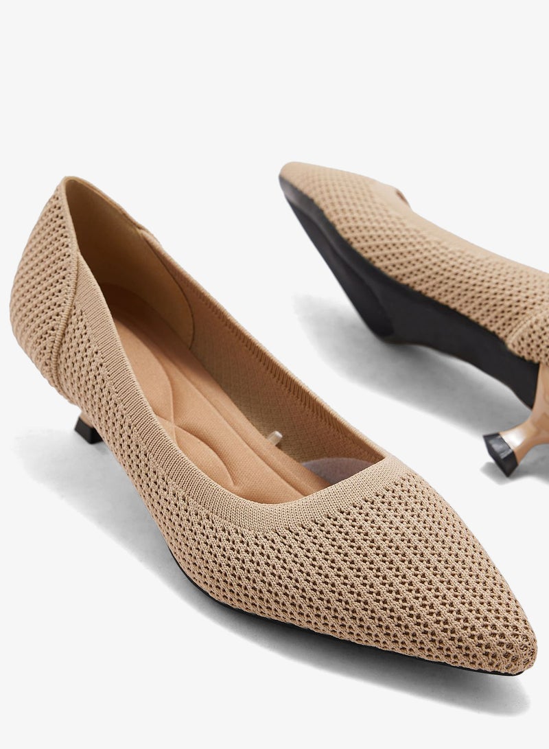 shoexpress Pointed Toe Mid Heel Pumps - Image 4