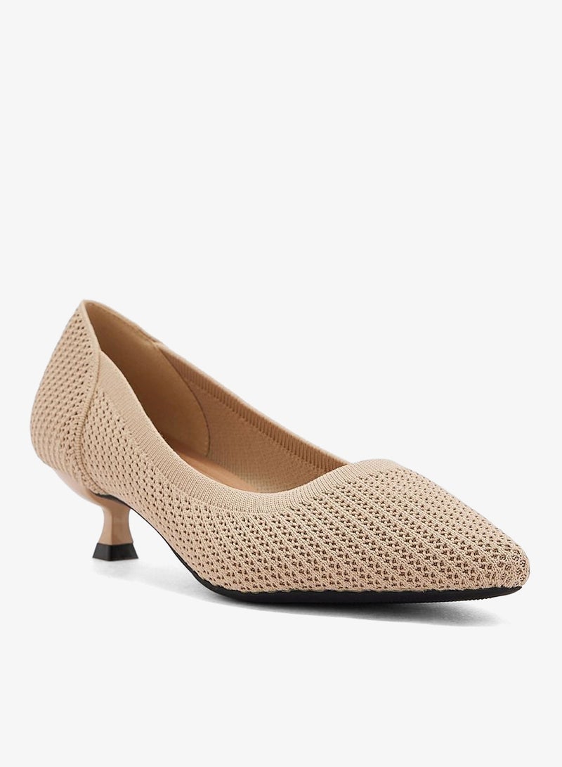 shoexpress Pointed Toe Mid Heel Pumps - Image 2