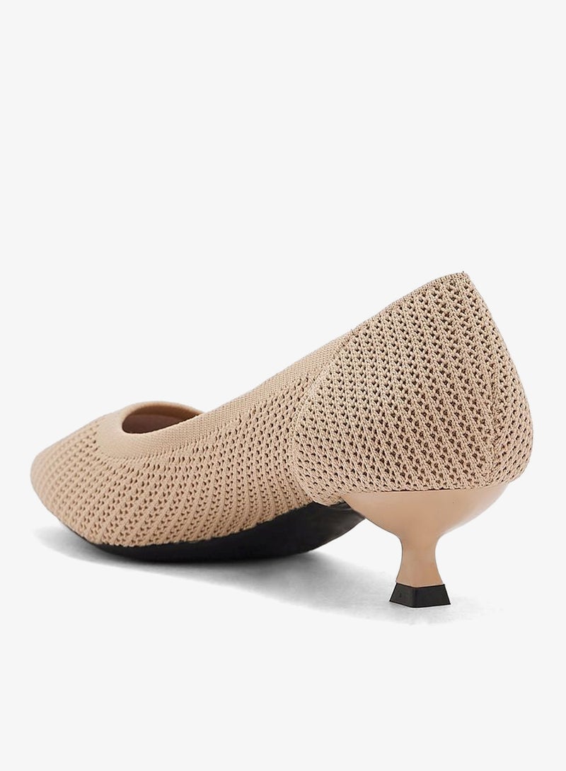 shoexpress Pointed Toe Mid Heel Pumps - Image 3