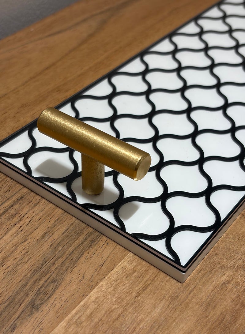 لوحة صينية تقديم من الأكريليك بتصميم مزخرف ومقابض معدنية ذهبية اللون - Image 4