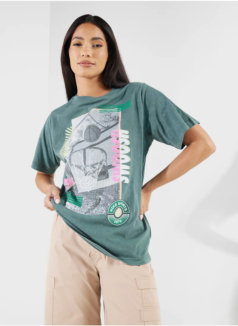 Nike Essential Logo Basketball T-Shirt