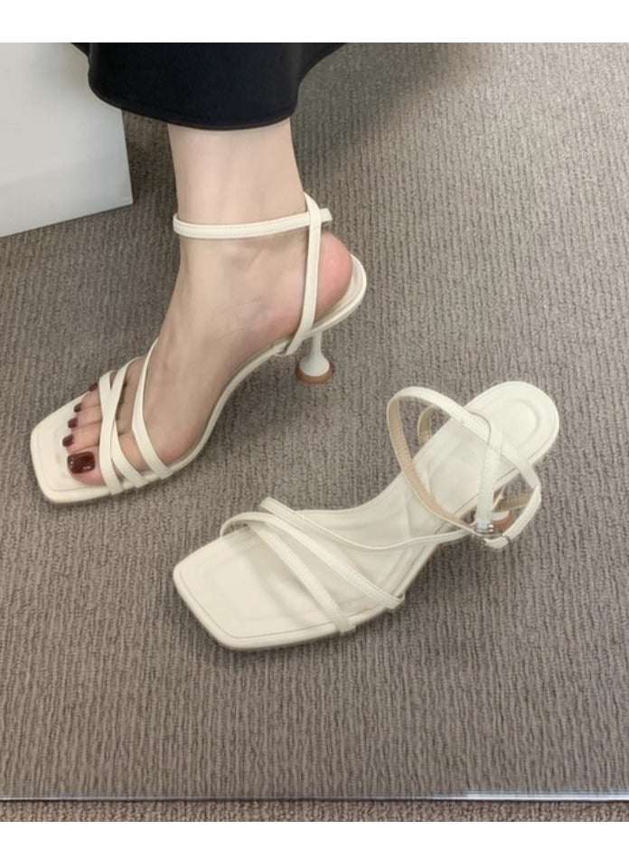 Elegant And Versatile Sandals With Exposed Toes - Image 2