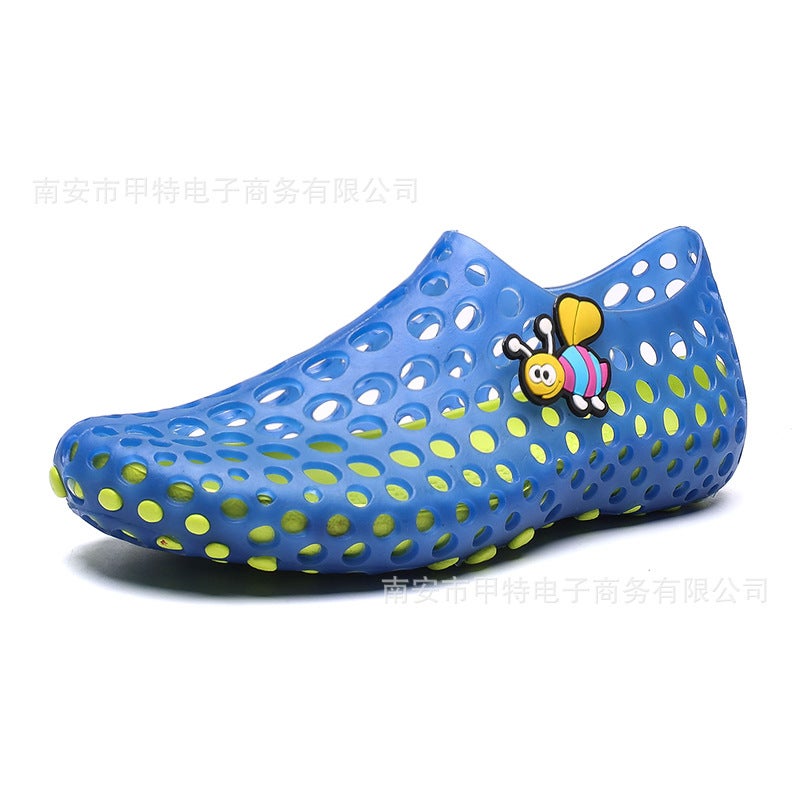 New Large Children'S Sandals Hollow Breathable Lightweight Slip-On Sandals Hole Shoes Outdoor Beach Shoes Children'S Shoes - Image 1