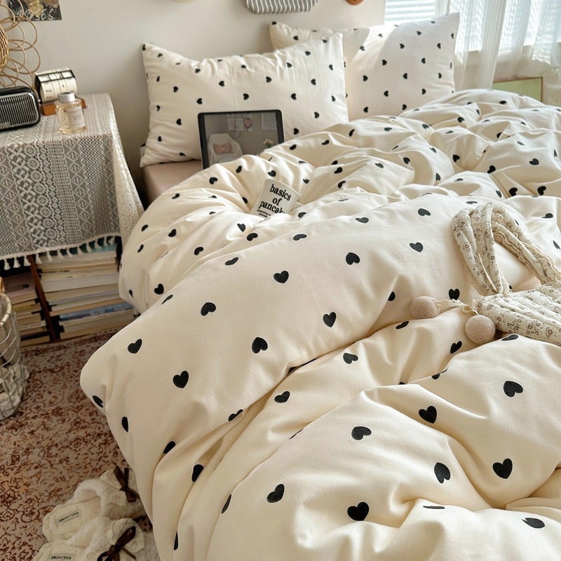 Full-Size bedding Featuring a Modern Minimalist Design with Small Black Heart Patterns, Including 3pcs (1 Duvet Cover + 2 Pillowcases). Made from Synthetic Fabric with a Washing Process, It Is Soft And Skin-Friendly, Machine Washable - Image 4