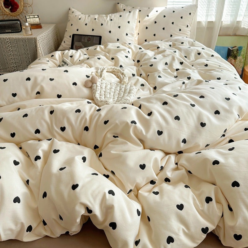 Full-Size bedding Featuring a Modern Minimalist Design with Small Black Heart Patterns, Including 3pcs (1 Duvet Cover + 2 Pillowcases). Made from Synthetic Fabric with a Washing Process, It Is Soft And Skin-Friendly, Machine Washable - Image 2