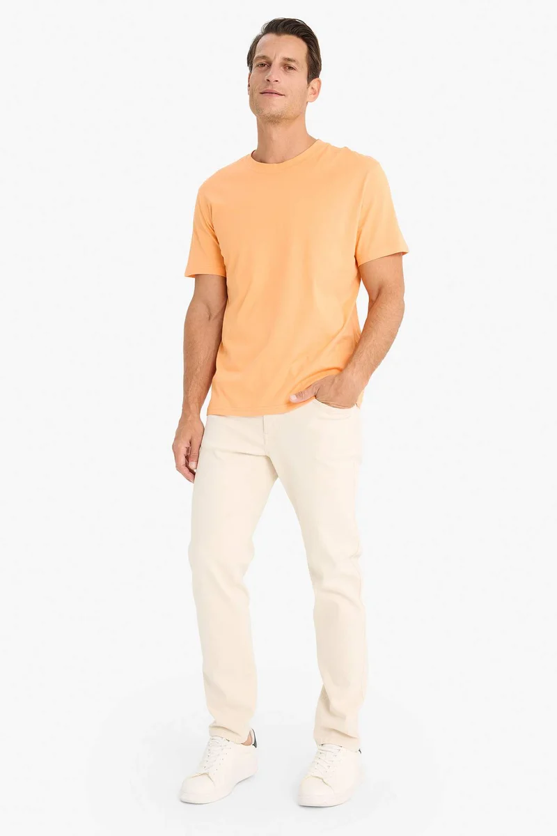 ديفاكتو New Regular Fit Crew Neck Basic T-Shirt