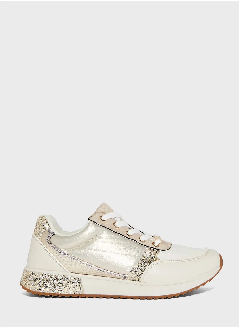 منبور Lace Up Low Top Sneakers