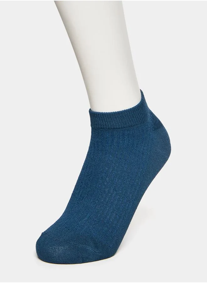 ستايلي Set of 5 - Textured Ankle Socks
