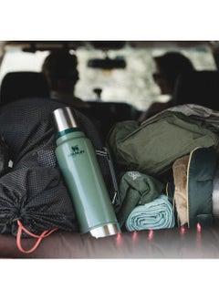Stanley Classic Legendary Bottle 1L / 1.1QT Hammertone Lake â€“ BPA FREE Stainless Steel Thermos | Keeps Cold or Hot for 24 Hours | Leakproof Lid Doubles as Cup | Dishwasher Safe | Lifetime Warranty