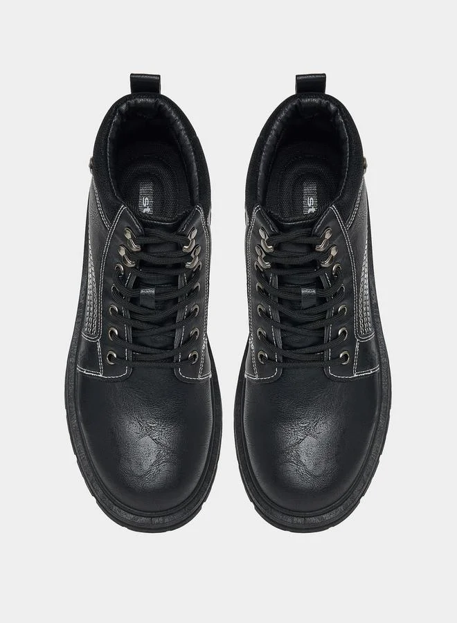 Styli Vintage Round Toe Embroidered Ankle Boots