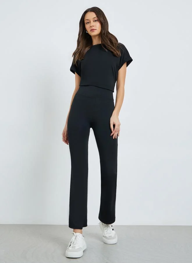 ستايلي بنطال ليقنز سادة بقصة واسعة من الأسفل