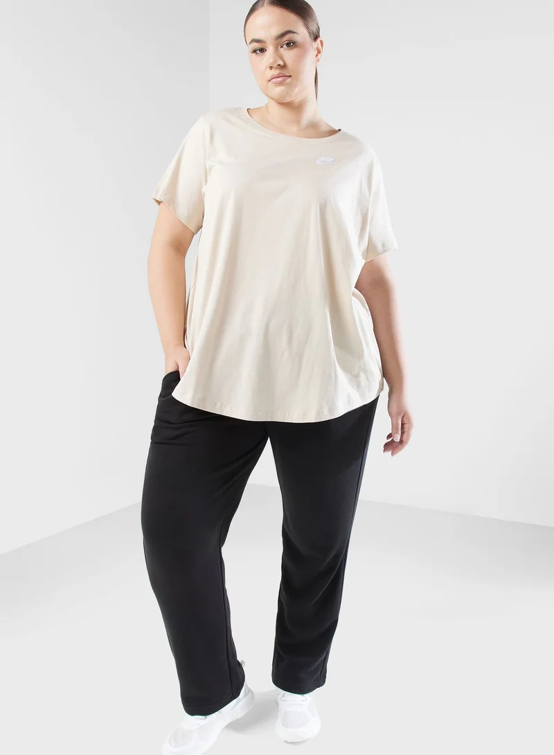 Nike Essential Club T-Shirt