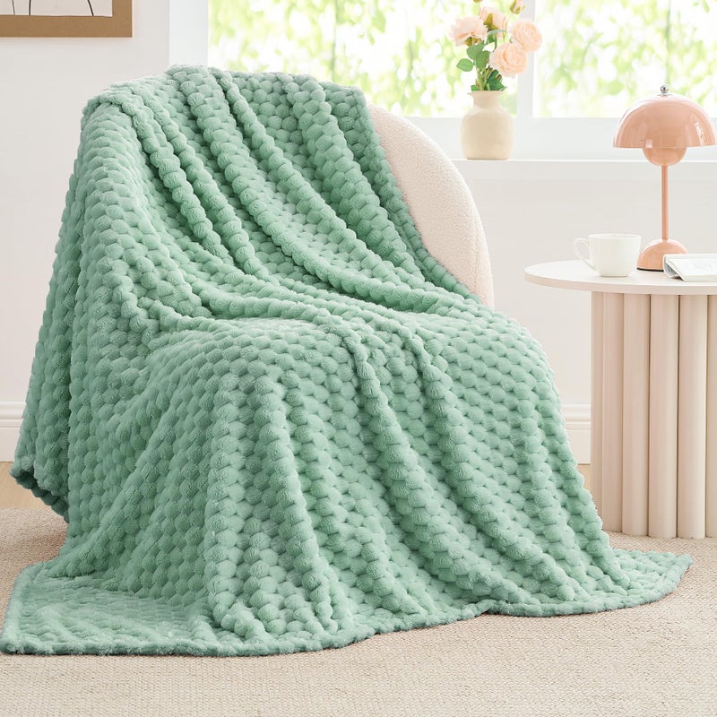 BEDELITE Fleece Throw Blanket for Couch Bed 3D Jacquard Decorative Sage Green Blanket Super Soft and Cozy Warm Fuzzy Blanket All Seasons Suitable 50x60Inches