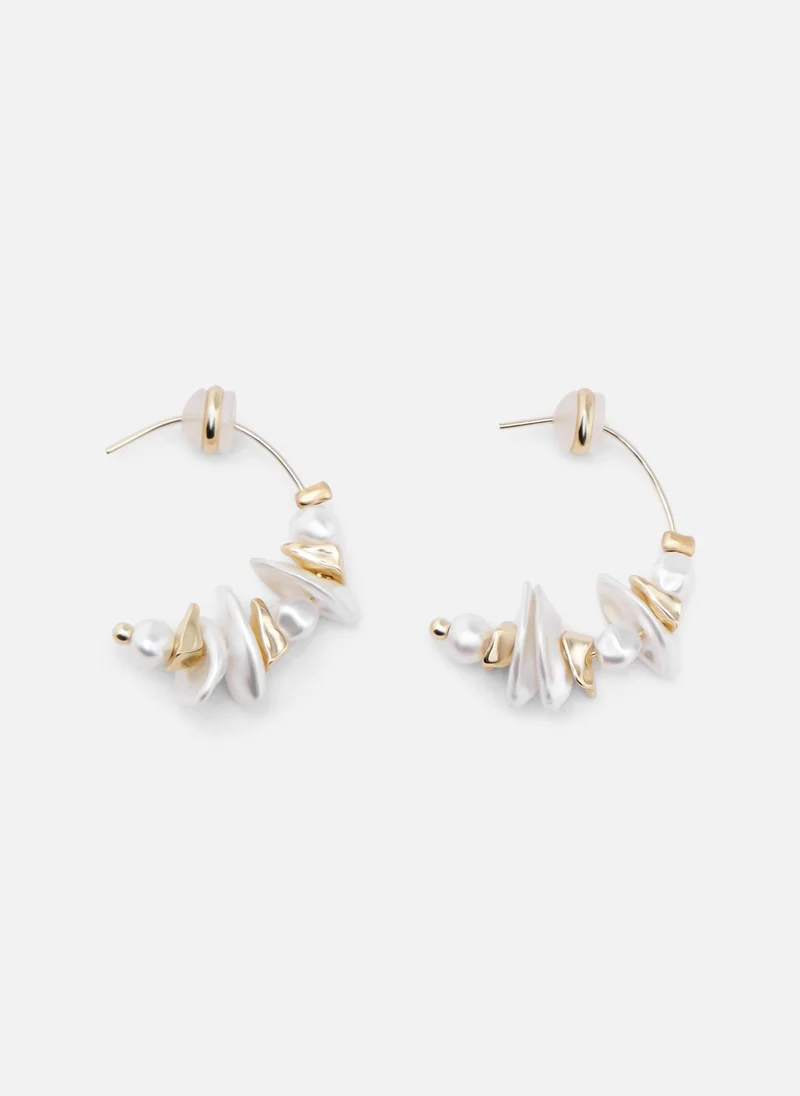 ليتشي أقراط نصف دائرية مزينة باللؤلؤ