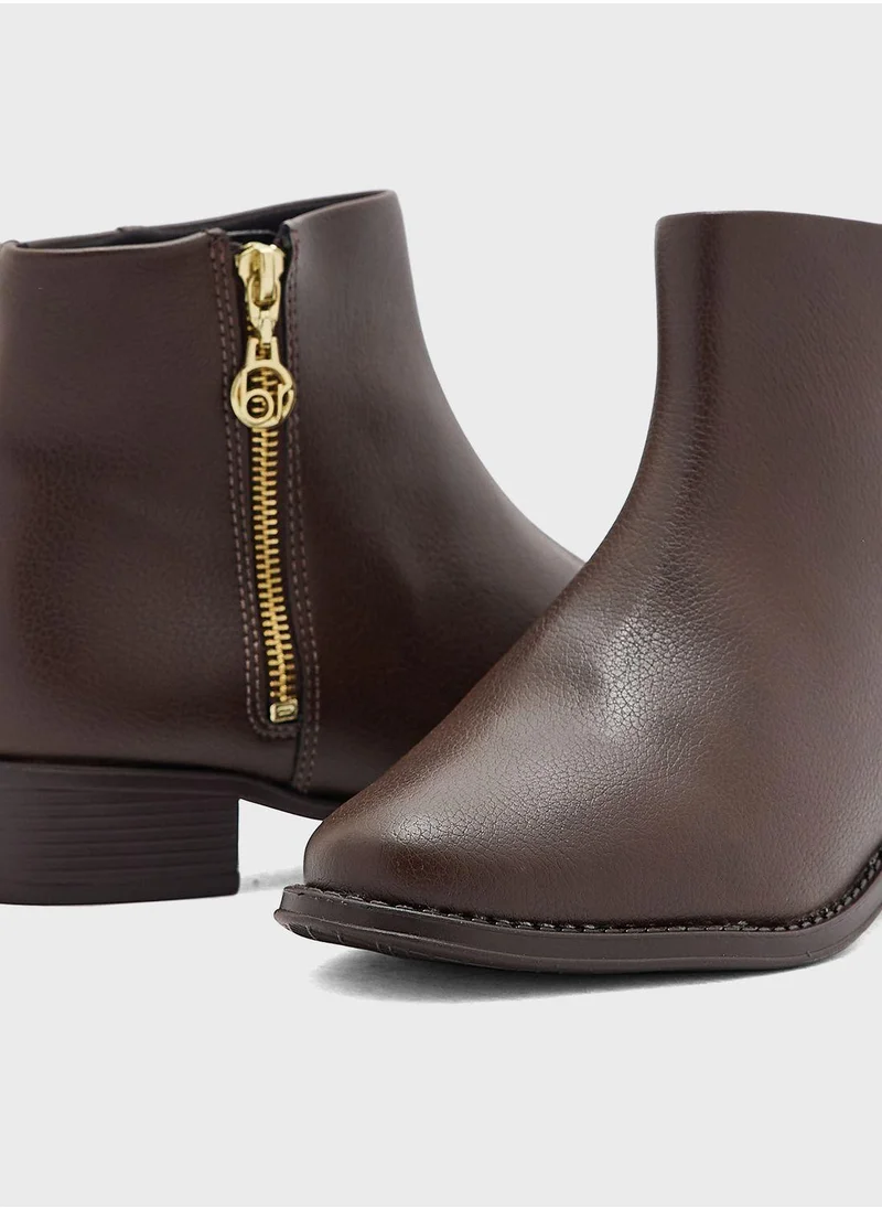 بيرا ريو Kailani Low Heel Ankle Boots