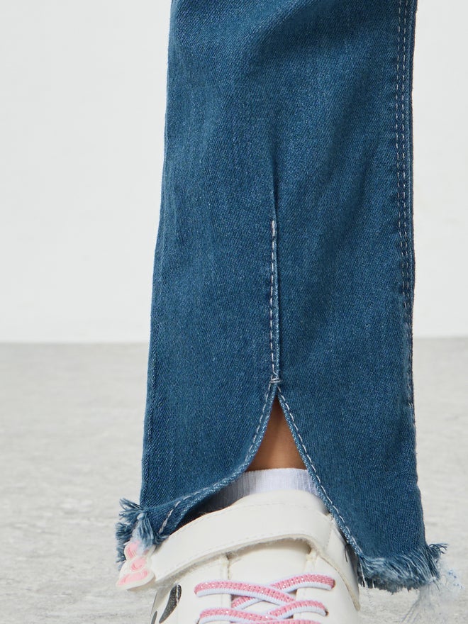 Styli Girls  Blue Flare Jeans with Slit Hem - Image 4