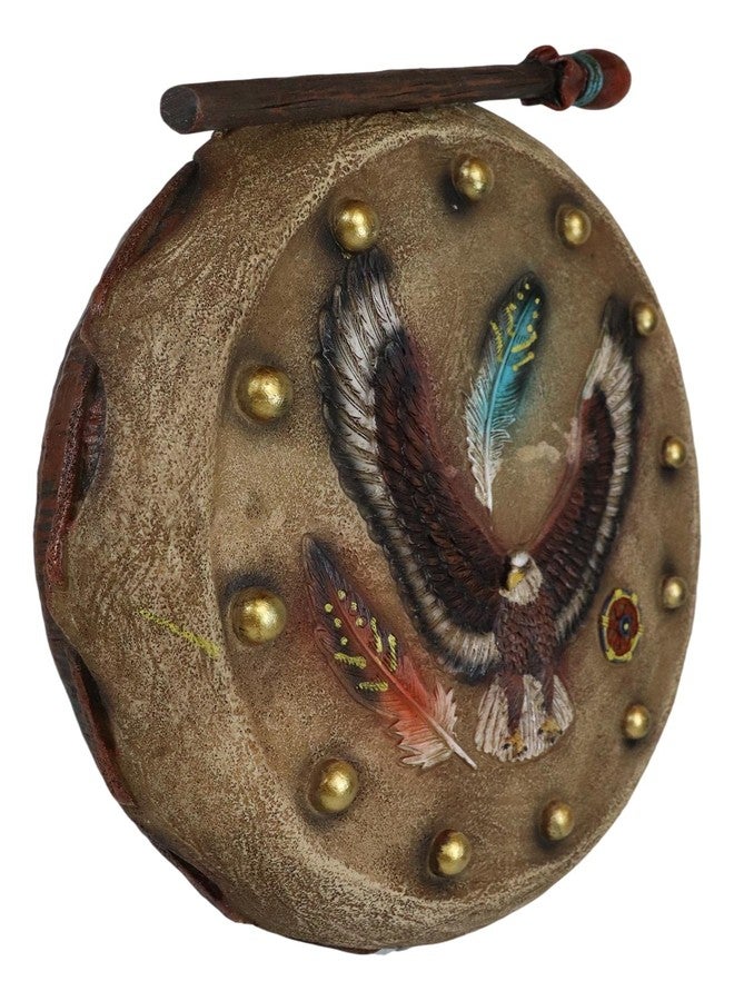 إيبروس جيفت تمثال إيبروس، وهو عبارة عن نسر محلق وريش، ودرع طبل وعصا، منحوت على الحائط، بارتفاع 10.75 بوصة، مستوحى من صائد الأحلام. - Image 4