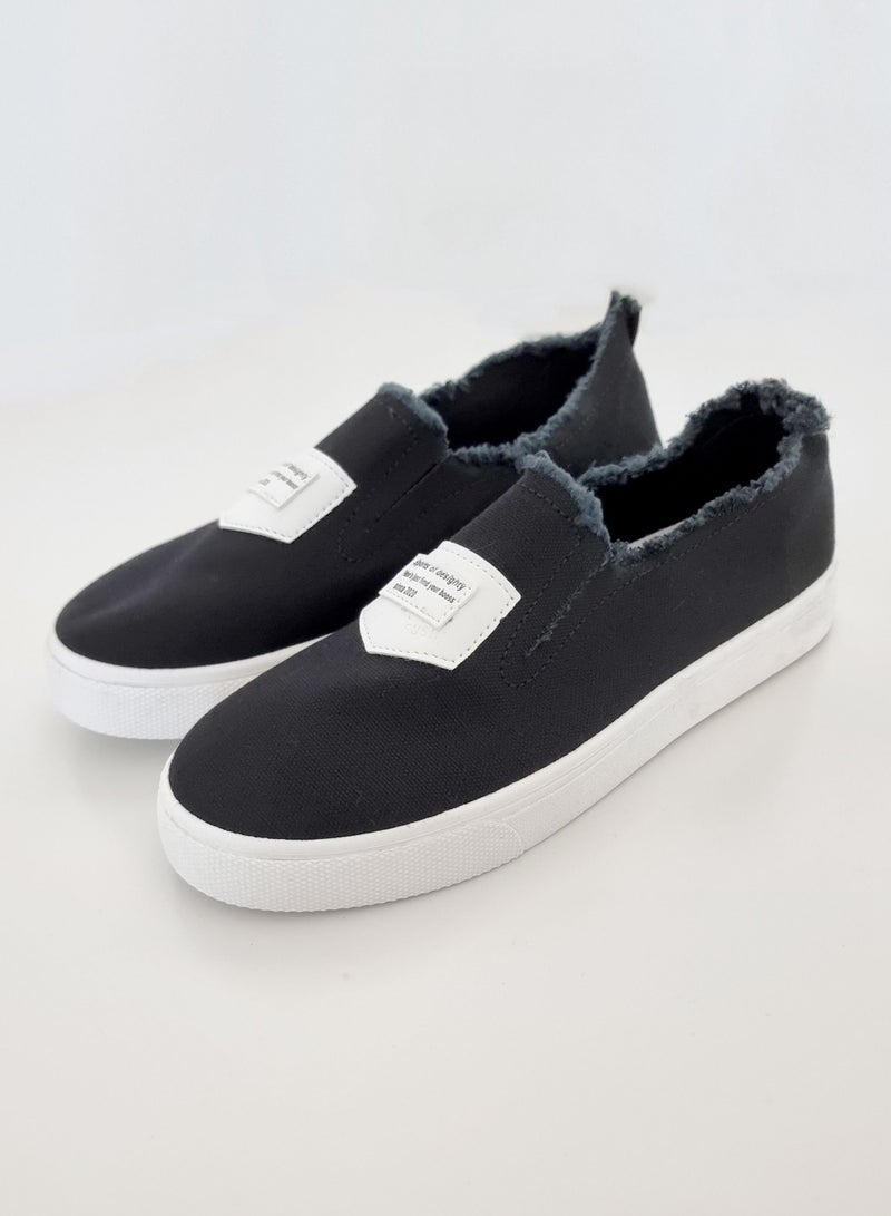 Fashion Unisex  Shoes Round Toe Trainers Solid Color Black Shoes Comfortable Soles Slip-On Simple Flats Fashion Sneakers - Image 1