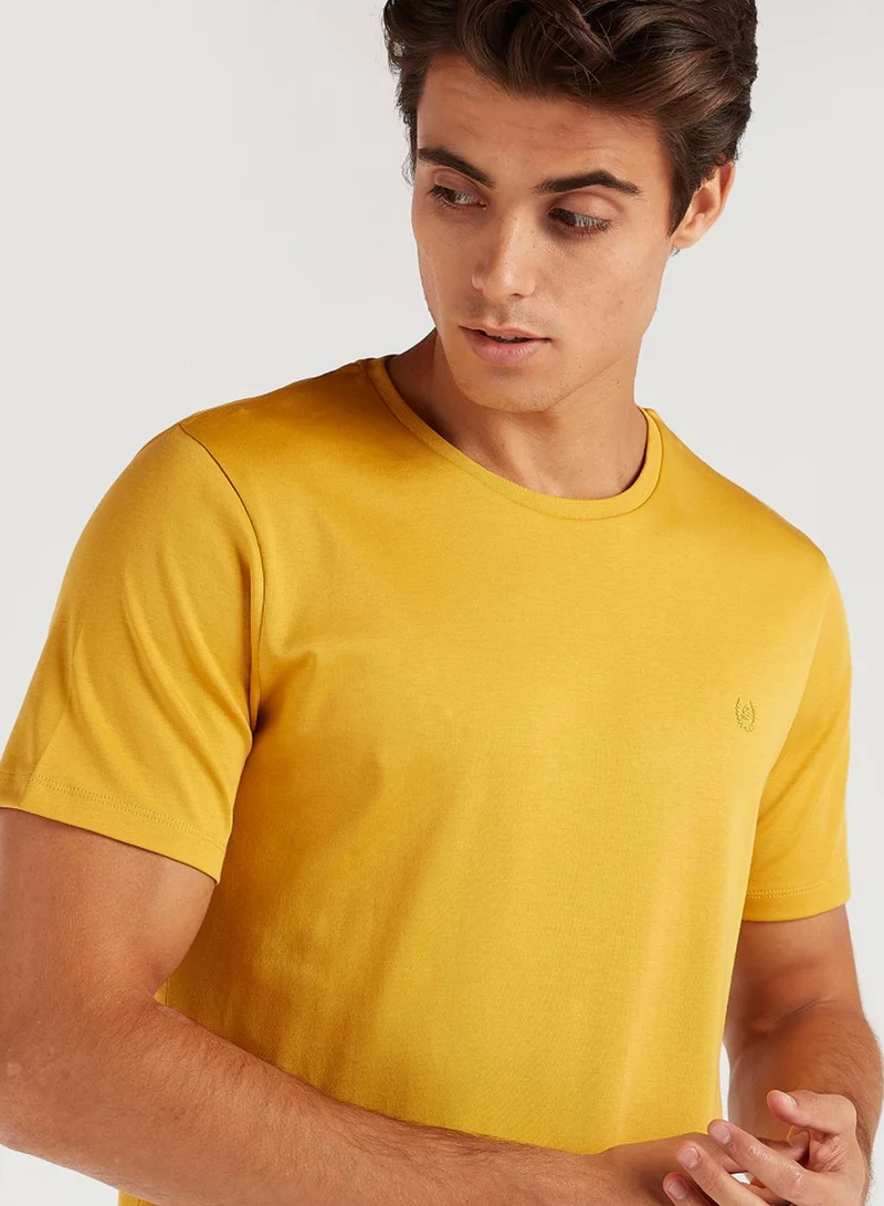 Iconic Essential Crew Neck T-Shirt