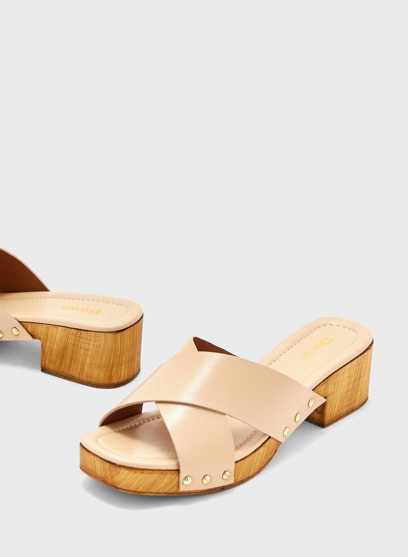 ديون لندن صندل بكعب منخفض وسيورمتعددة - Image 4