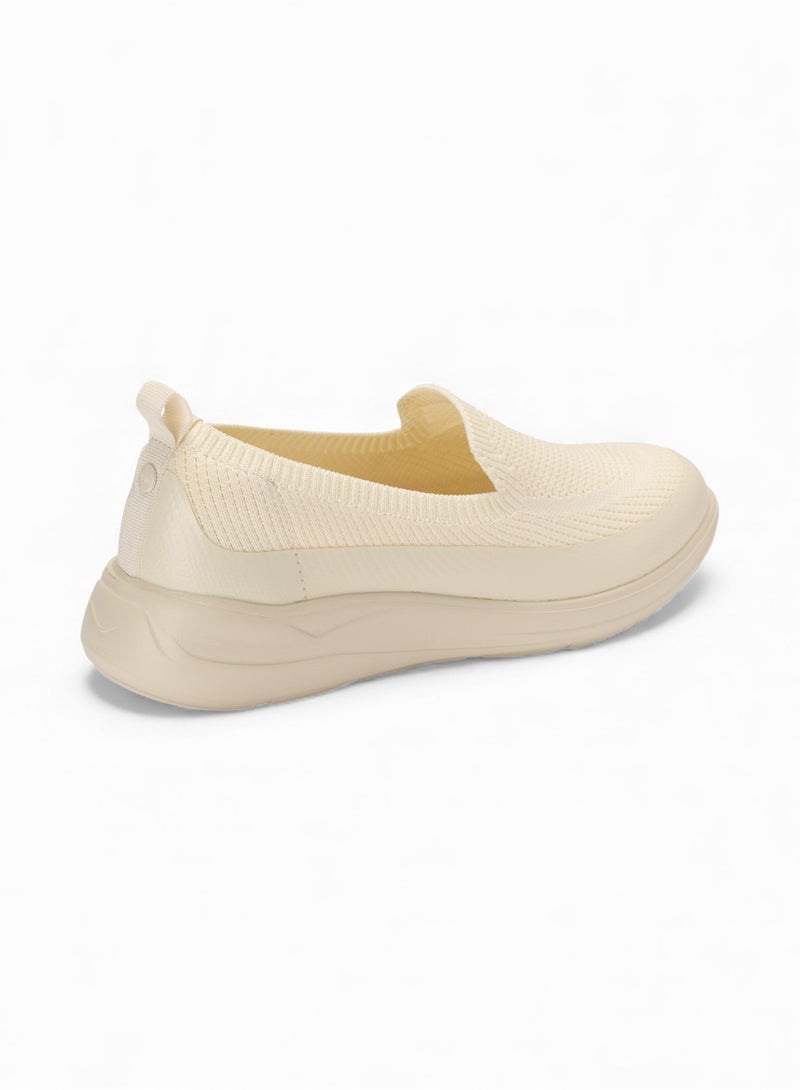 باتا حذاء كاجوال سليب أون من كومفيت - Image 3