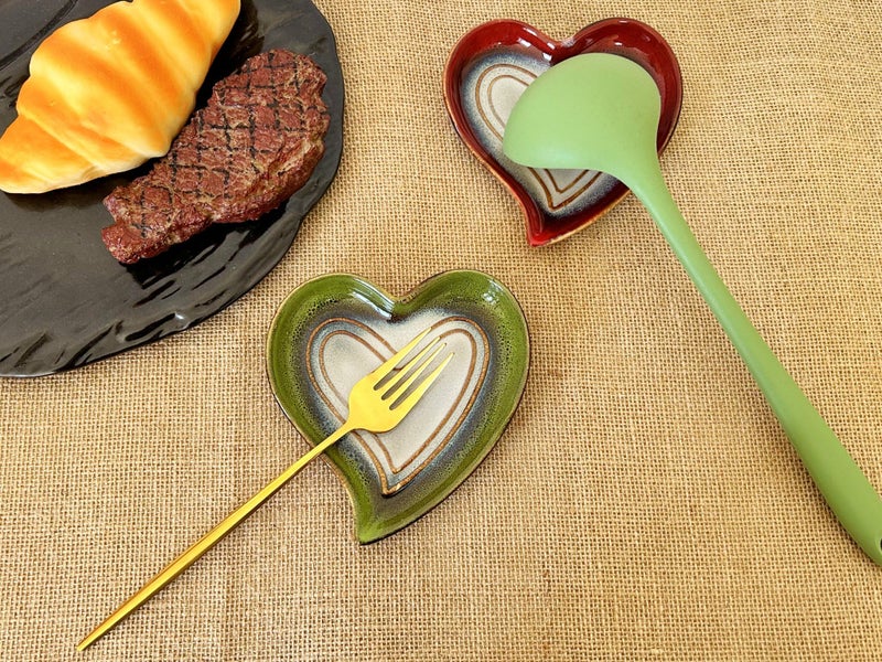 Rhobtyne Ceramic Spoon Rest for Stove Top, Heart Cute Spoon Rest for Kitchen Counter, Cooking Spoon Holder for Kitchen Counter, Utensil Rest Spatula Rest Ladle Holder Tong Rest (Retro Grass Green) - Image 2