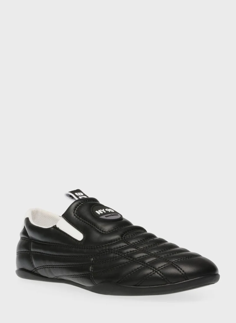 STEVE MADDEN Namaste Low-Top Sneakers