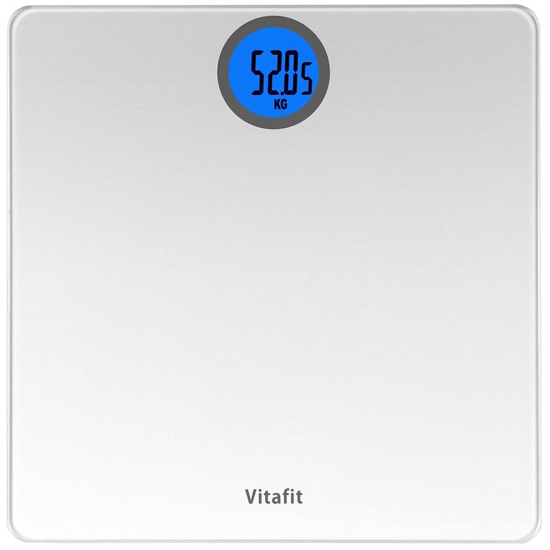 Vitafit ميزان حمام فيتافيت لقياس وزن الجسم بدقة عالية معتمد من مصنع ميزان احترافي منذ 2001 شاشة LCD وميزة الخطوة على الميزان مع 3 بطاريات AAA مرفقة 28st فضي - Image 1