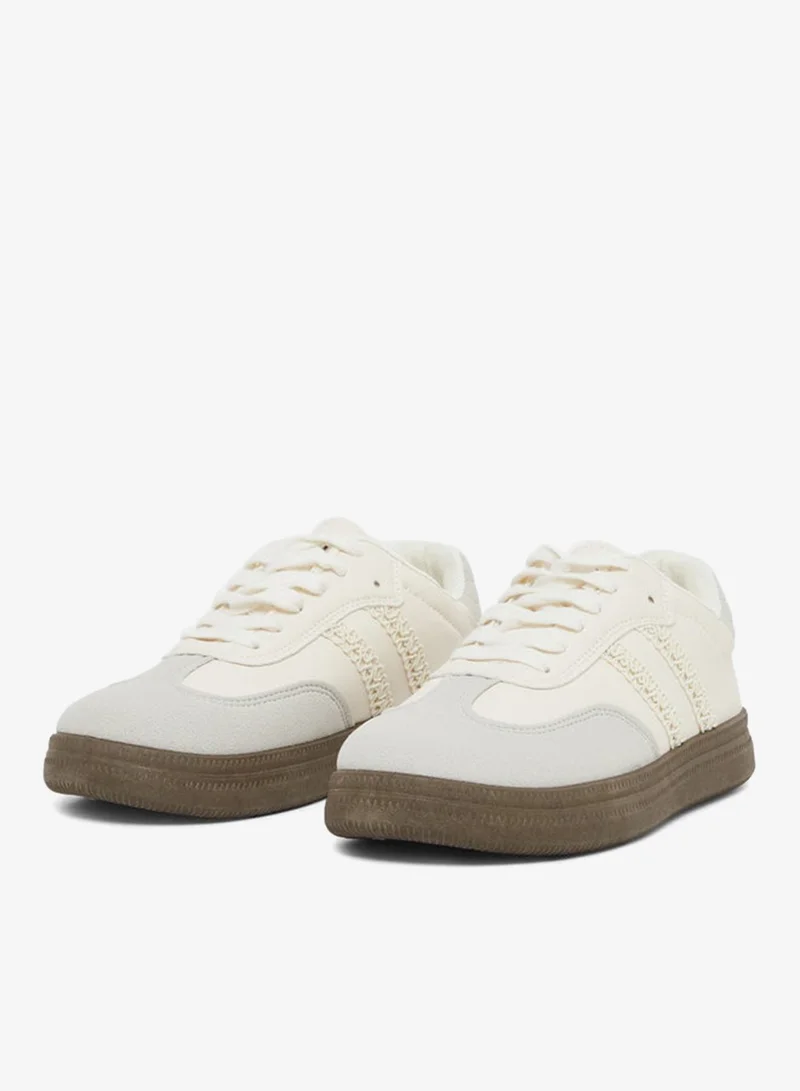 ستايلي اكتيف سنيكرز لاصق ملون من الدانتيل