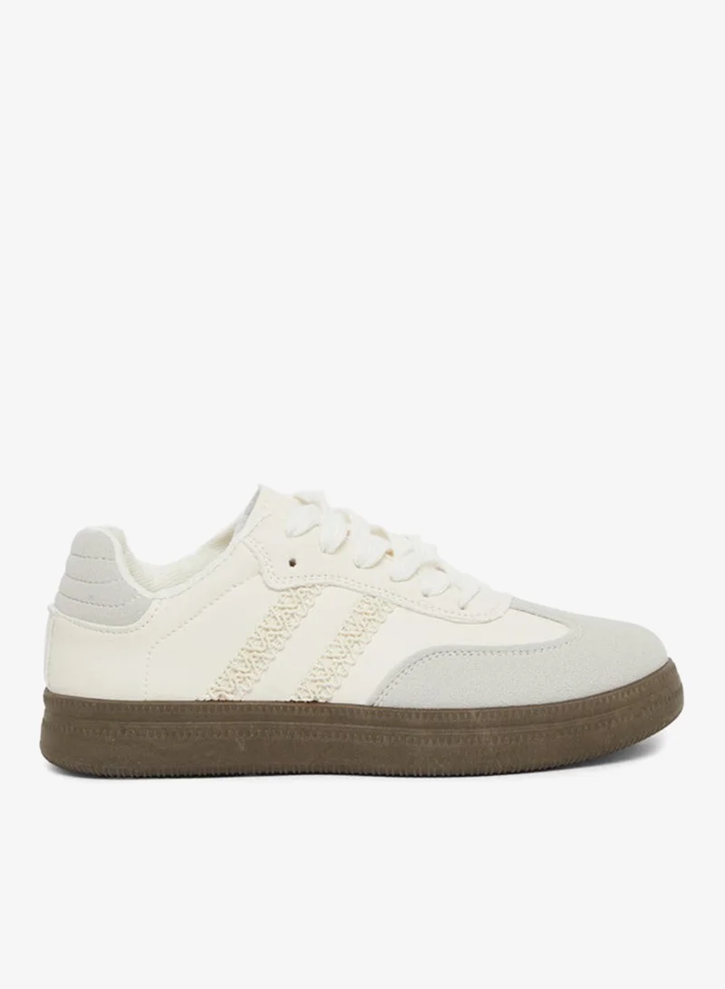 ستايلي اكتيف سنيكرز لاصق ملون من الدانتيل