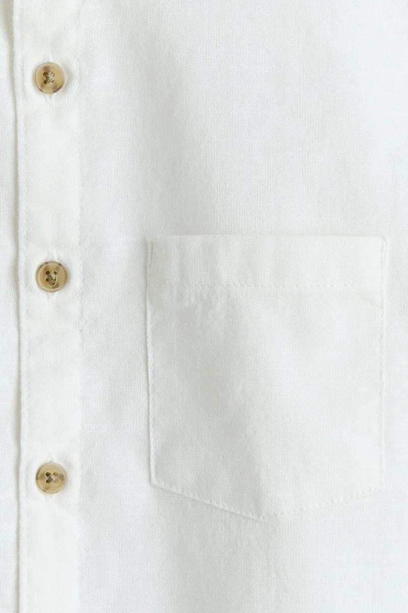 اتش اند ام قميص قبة قصيرة من مزيج الكتان