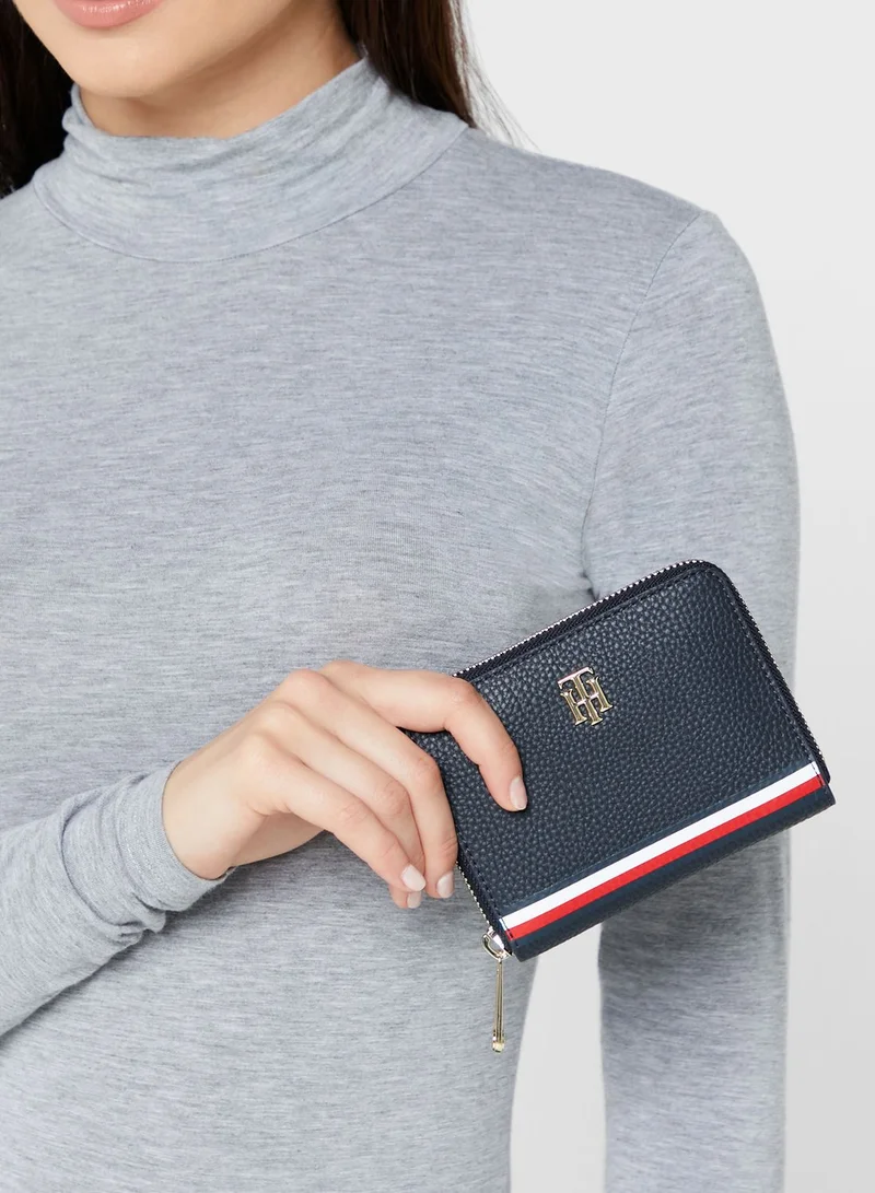 TOMMY HILFIGER Medium Signature Zip-Around Wallet