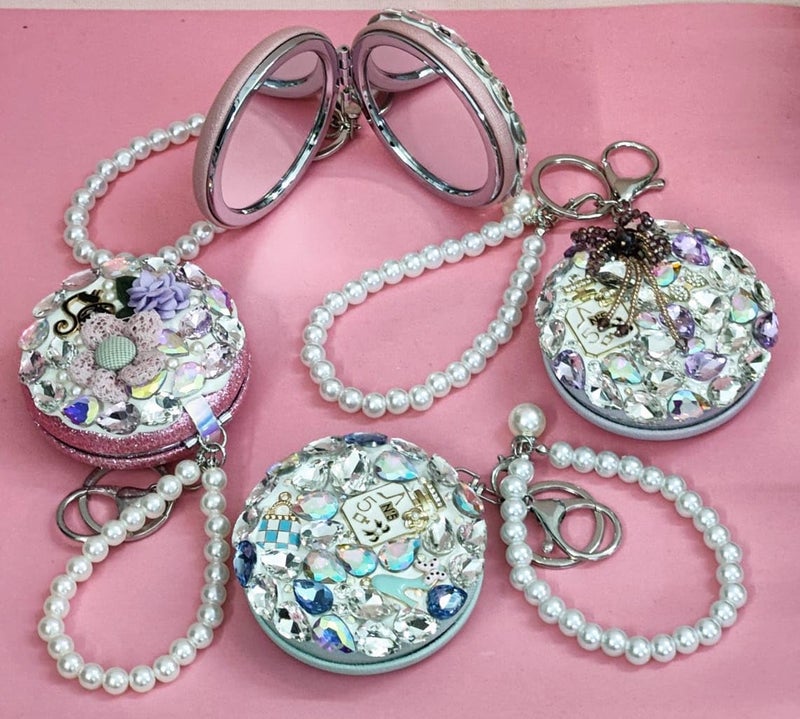 Tera13 TERA 13 Mirror for Makeup 1 Pcs Round Shape Mirror Keyring for Girls Crystal Portable Miror Small Mirror Keychain Mirror for Women Purse Bag Handheld Folding Travel Mirror  - Image 5