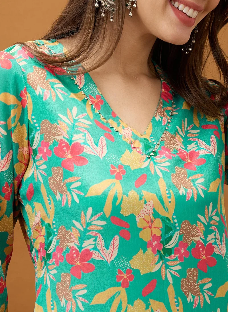 globus Globus Women Green Floral Printed V-Neck Gotta Lace Straight Kurta With Pant Set
