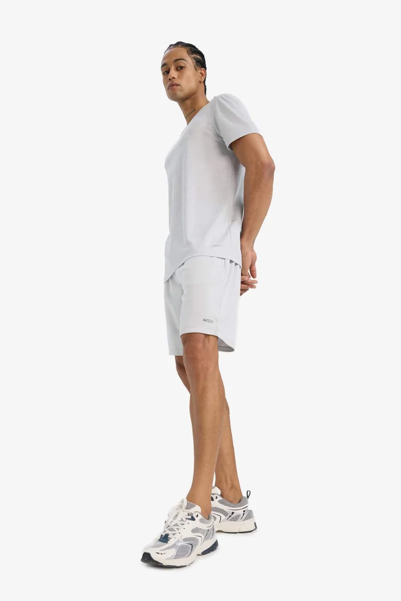 ديفاكتو Standard Fit Short Leg Shorts