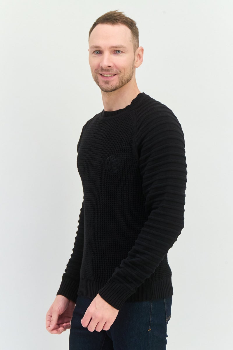 CROSSHATCH سويت شيرت رجالي بياقة دائرية بشعار مطرز، أسود - Image 3