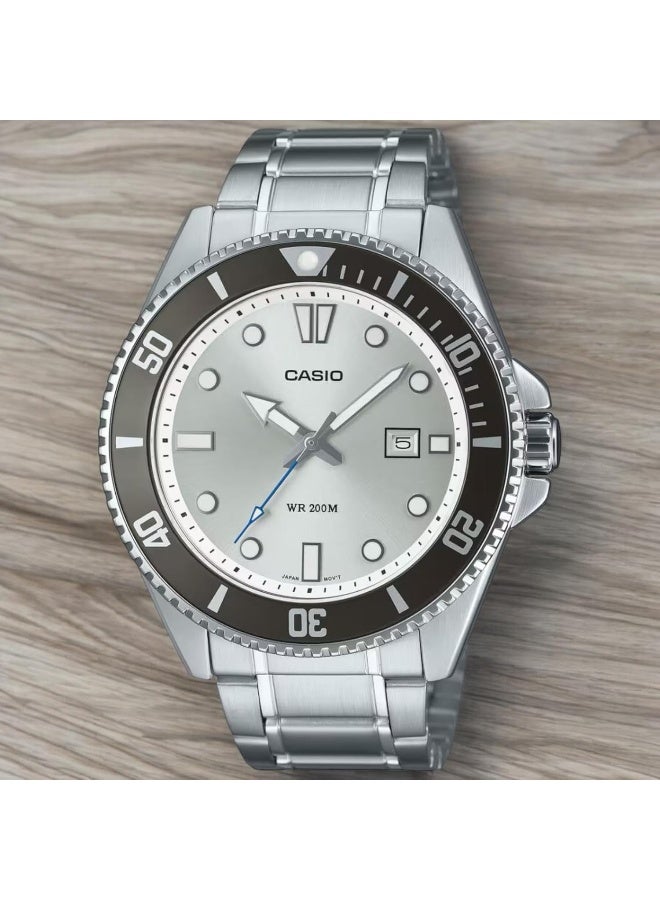 CASIO Men's Silver dial Stainless Steel Diver Watch MDV-107D-7AVDF - Image 3