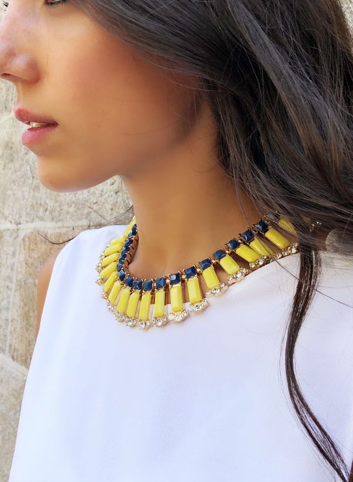 Modern Elegant Yellow Resin Necklace for Women, Summer Style, Fashion Jewelry Luxury, Bright Colorful Beach Accessory Created Diamonds and Stones Golden Girls Birthday Present Idea for Mother's Day Gift Valentine's Day Ramadan Kareem Eid Celebration Special Ocassion  - Image 1