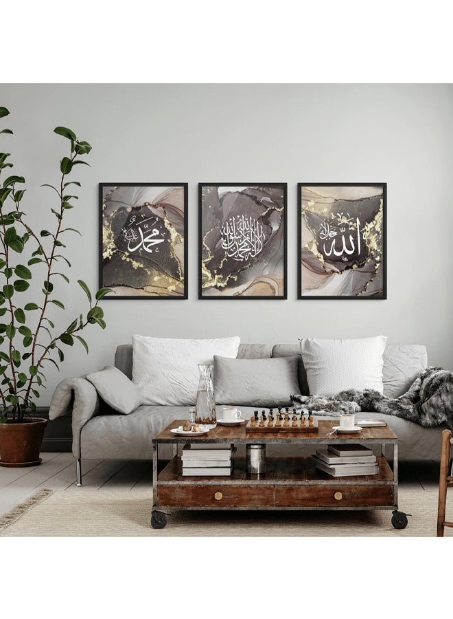 آرت دیکور  ديكور فني مؤطر مجموعة فنون جميلة مكونة من 3 لوحات فنية للخط القرآني الإسلامي، طباعة روحية، صورة دينية، حبر رمادي، ديكور حائط للمنزل وغرفة النوم وغرفة المعيشة والمكتب  - Image 2