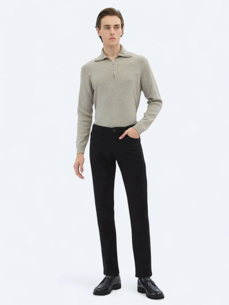 كيب بنطال قطني أسود منسوج بقصة ضيقة مناسب للإطلالات الكاجوال