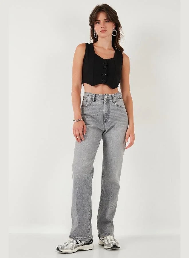 Lela Lela Slim Fit Heart-Neck Buttoned Thick Strappy Crop Vest Women's VEST 5865497